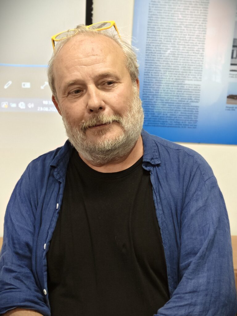 Portrait of author Jan Fischer